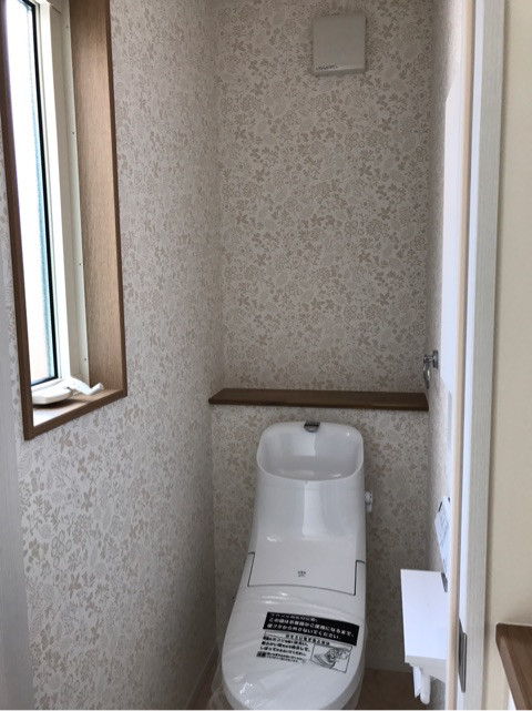 {BBA64EE5-FB4D-4439-8075-E104D5743017}