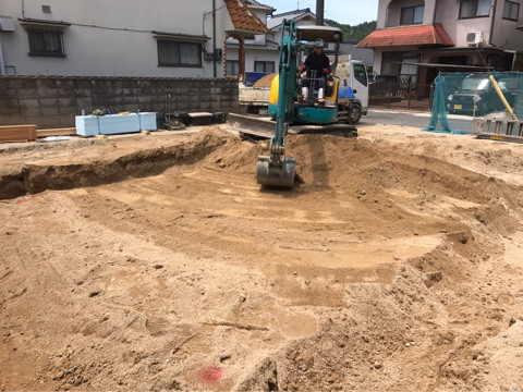 {03F8E6B7-07EC-4AAB-9AB9-11C272FDBCF8}