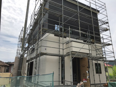 {6605E77E-438A-4ED6-AFA3-4D284EF4A308}