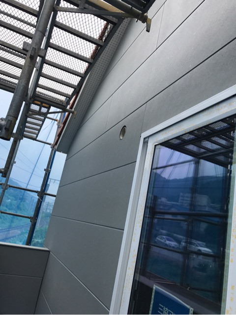 {93F1E791-AD52-4B51-A288-07BE45BA8BA2}