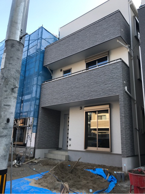 {37C04ECB-4270-4FFB-9814-7D03F74AA052}