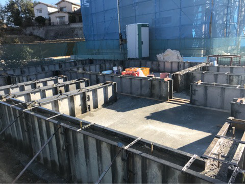 {AFE1EC71-90F5-49C3-B46E-3438F2192C8B}