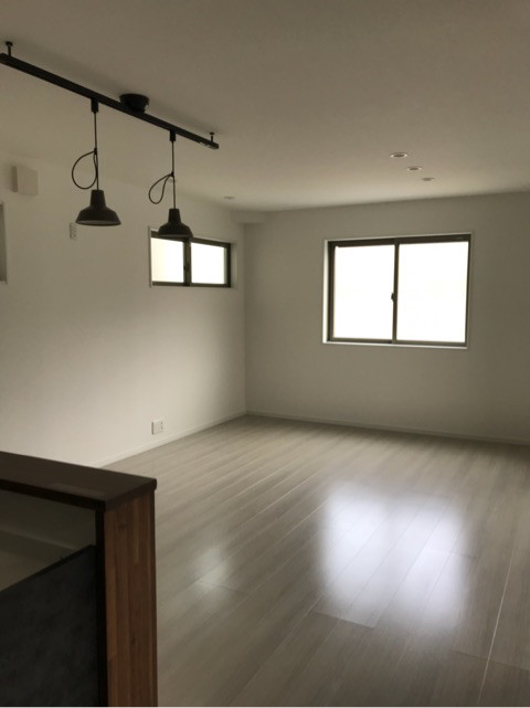 {AE3516CD-DF68-4373-8A1D-B93CE810E82B}