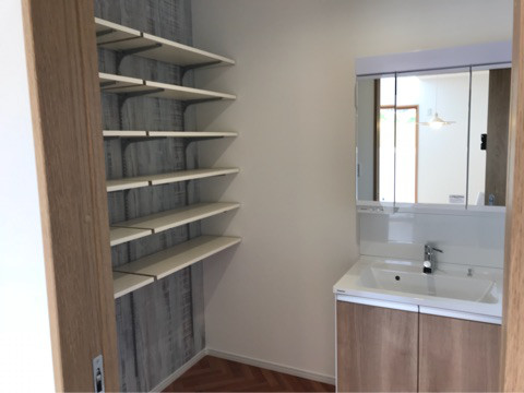 {869E5AD8-62AD-46F3-BEF5-8586CA4B3FBA}