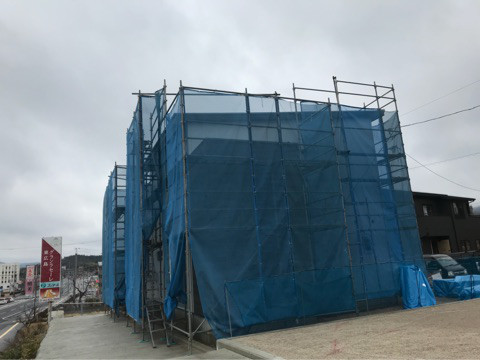 {41118117-5B99-4F41-833F-1C780C04E7E8}